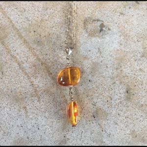 ⚡️⚡️3/$10  Amber and silver two stone necklace